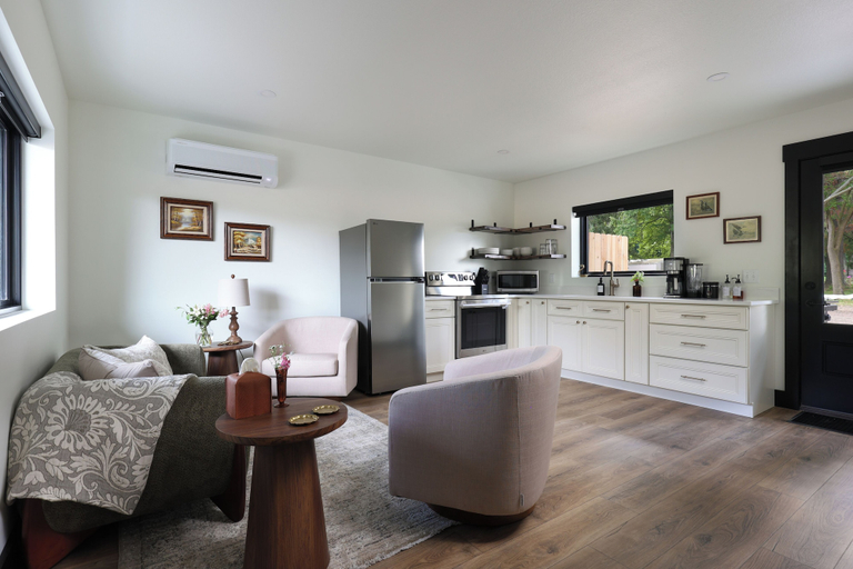 Living area 3, The Timberlane Inn, Cass