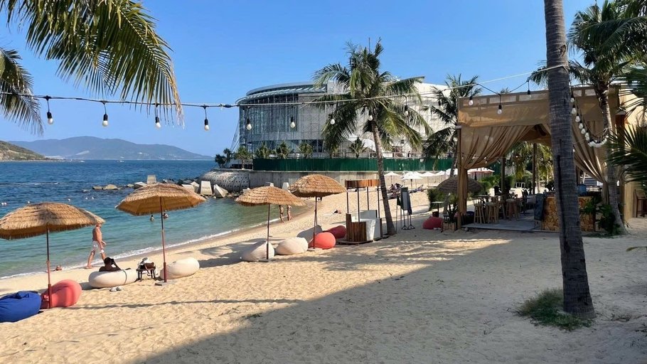 Beach bar 5, Bai Tien Ocean Front Residences, Nha Trang