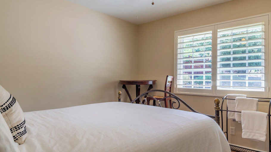 Interior 2, Merry Hill by Avantstay Pool + BBQ + Chef's Kitchen Downtown Paso Robles, San Luis Obispo