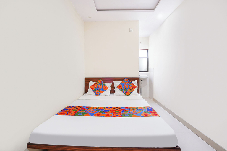 Room 5, Via Nutan Lodging, Pune