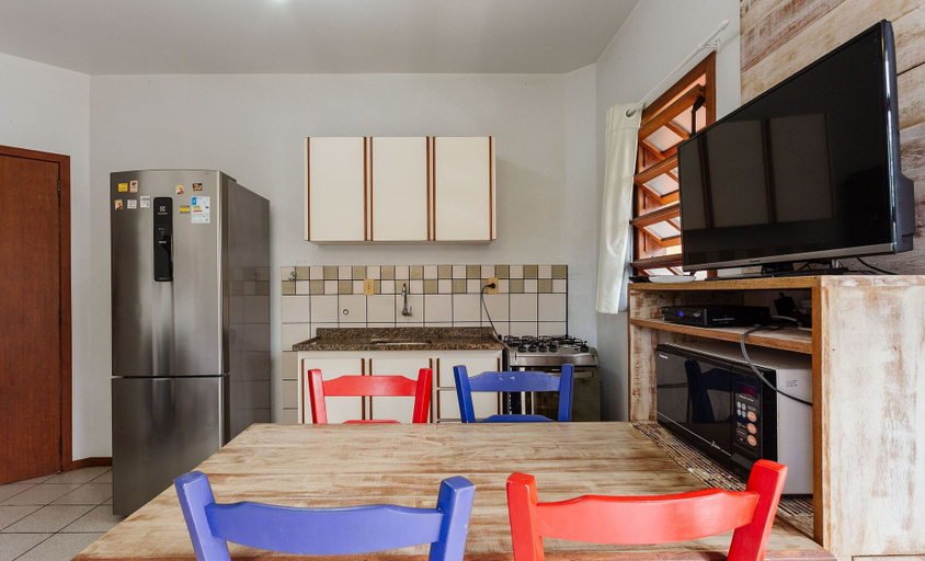 Private kitchen 2, Comfortable Apt 270m From the Beach Stcy101, Florianopolis