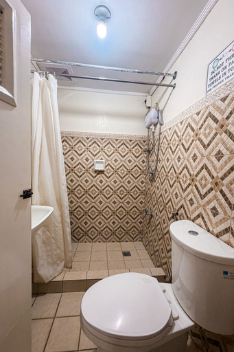 Bathroom 4, Villa Silvina Hotel and Restaurant Baguio City, Baguio City