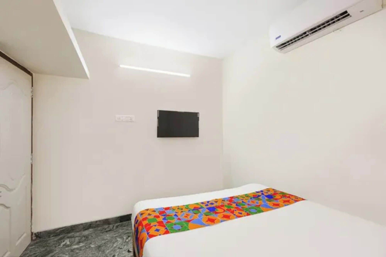 Room 3, Fabhotel Srinivasa Residency Sithalapakkam, Kancheepuram