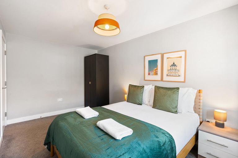 Room 2, Woodland View 1 By My Getaways, Brighton and Hove