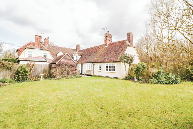 Exterior 4, Delightful Period Cottage 225 Oak Road, Essex