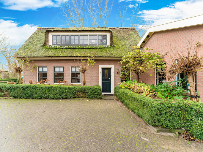 Others 1, Cosy Apartment in Sint Maartensbrug Near the Beaches, Zijpe