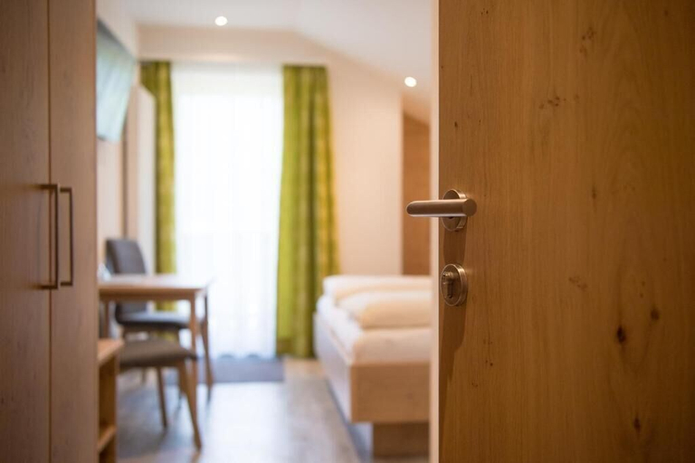 Room 1, Pension Angelika, Landeck