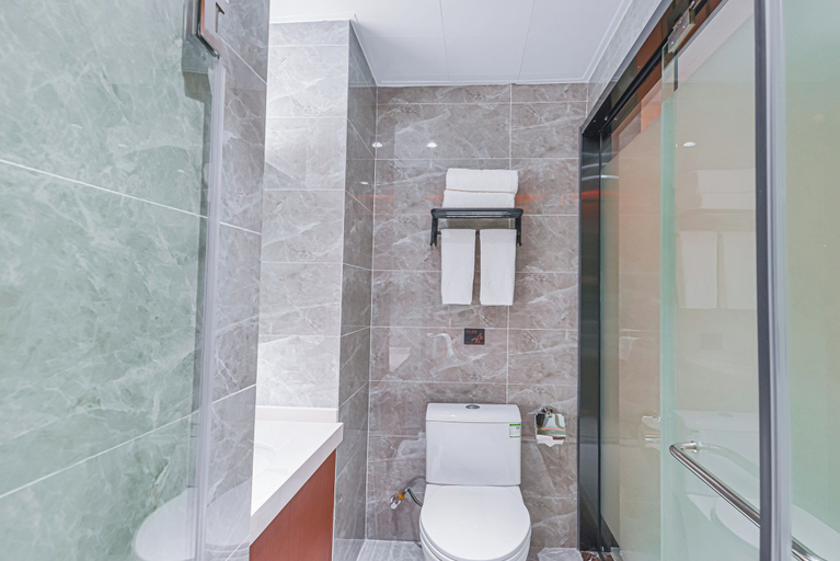 Bathroom 2, Poltton International Apartment, Foshan