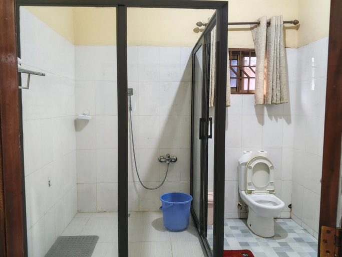 2, Royal Irenic Hotel, Tema