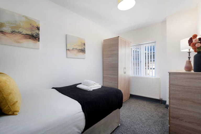 Room 2, 2 Bedroom With Private Parking and Free Wifi, Stockton-on-Tees