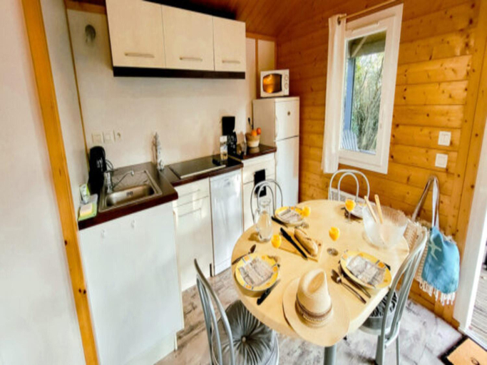 Kitchen 5, Coastal Family Cottage for Six, Charente-Maritime