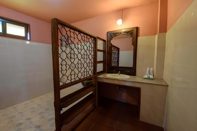 Bathroom, Ruenkhaoyai, Pak Chong