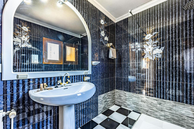 Bathroom 4, Villa Ortembach- PlusHolidays, Alicante