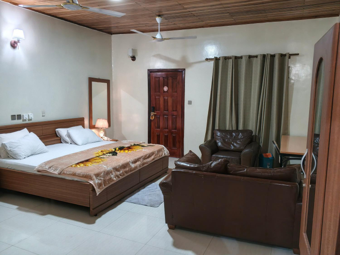 5, Royal Irenic Hotel, Tema