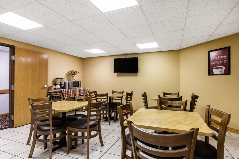 Food & Drinks 5, Econo Lodge Inn & Suites Dickson, Dickson