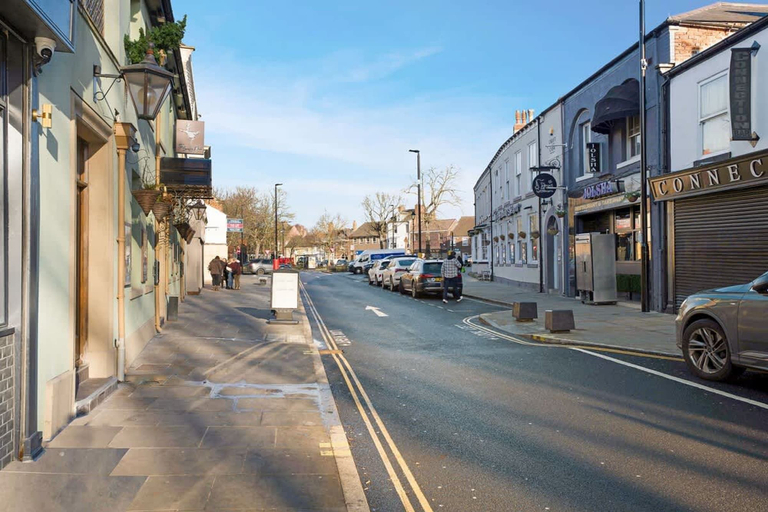 Room 4, Norton 2BR Apartment Sleeps 4 by Stay With Us, Stockton-on-Tees