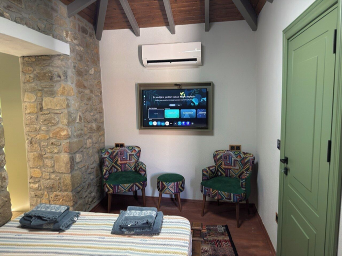 Room 1, Center Stone Guest House, Gökçeada