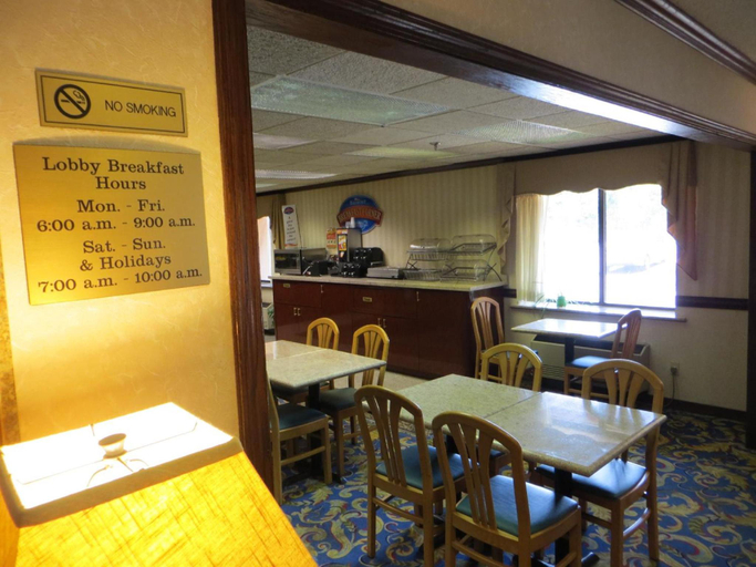 Food & Drinks 5, Baymont by Wyndham Kalamazoo West, Kalamazoo