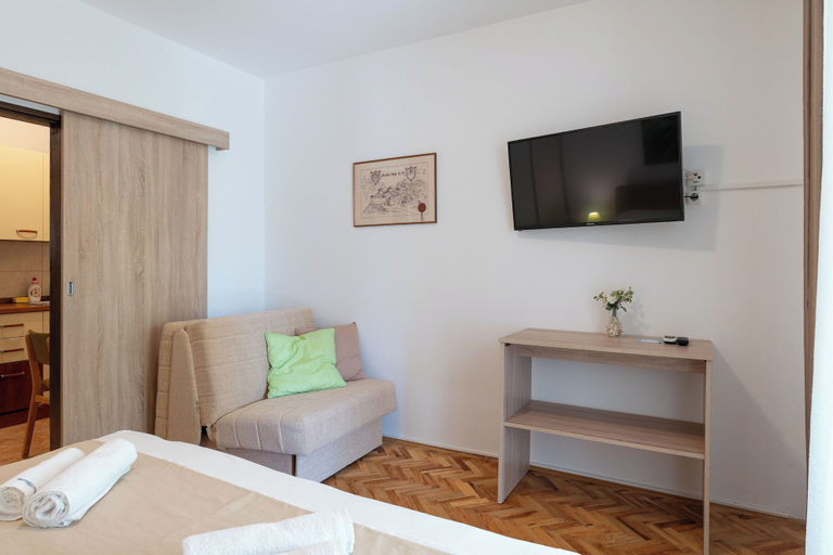 Others 5, Apartments Ivo, Pag