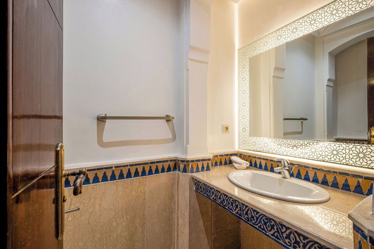 Bathroom 2, Hivernage Luxury Studio - Pool & Garden, Marrakech
