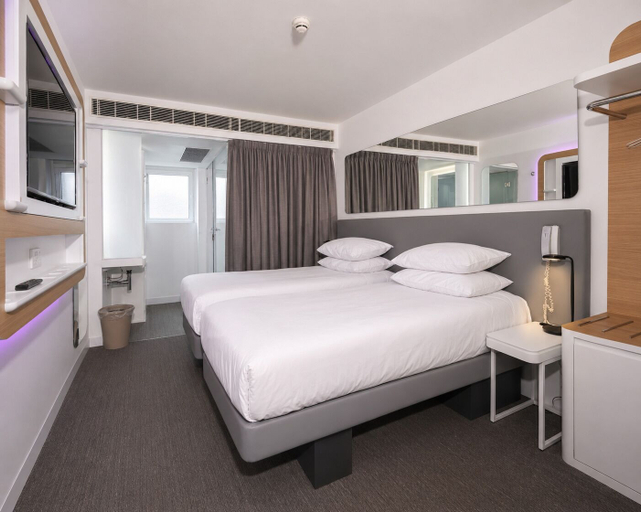 Bedroom 2, YOTEL Edinburgh, Edinburgh