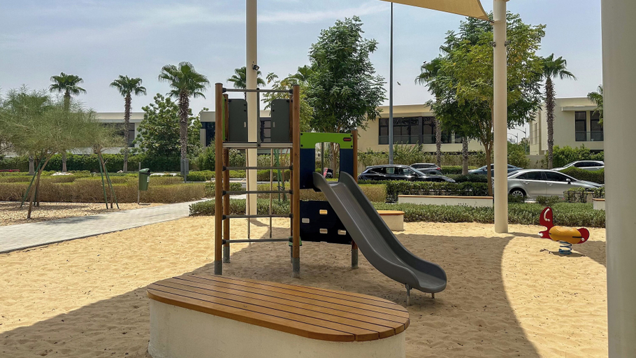Children's area 5, Maison Privee - Elegant Studio Retreat in Damac Hills, Dubai