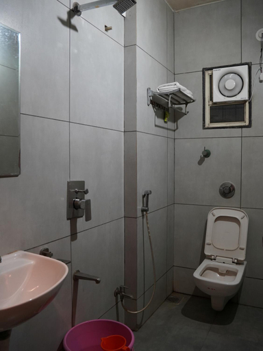 Bathroom, Hotel Trimurti Executive, Pune