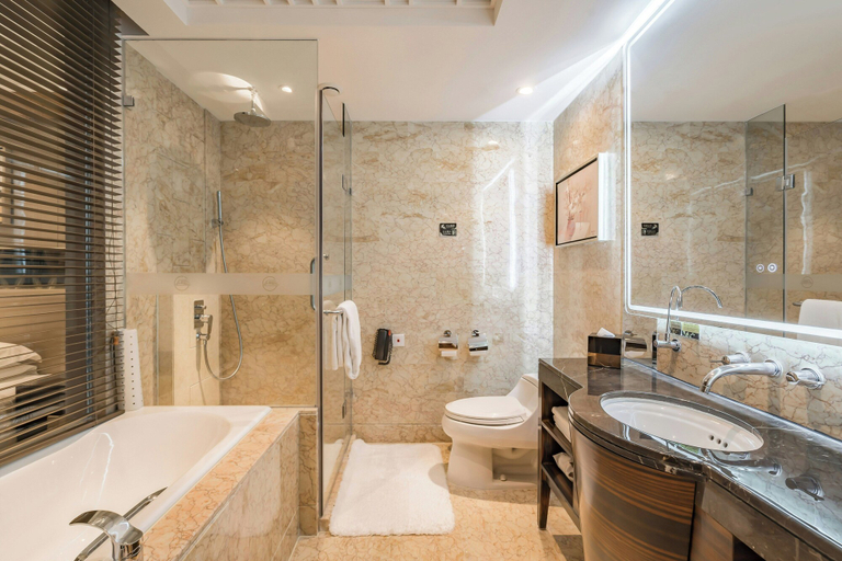 Bathroom 5, Lake View Hotel, Beijing