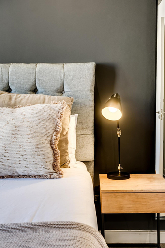 Room 2, Mountain View De Waterkant 1 Bed Urban Vue, City of Cape Town