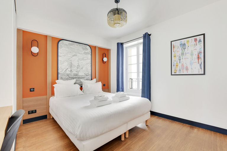 Room 4, Sereners - Bastille, Paris