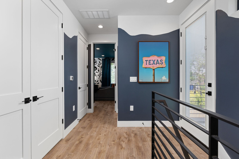 Room 4, ATX Getaway With Cowboy Pool Fire Pit Rooftop, Travis