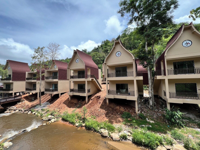 Exterior 2, T-Valley Maekampong, K. Mae On