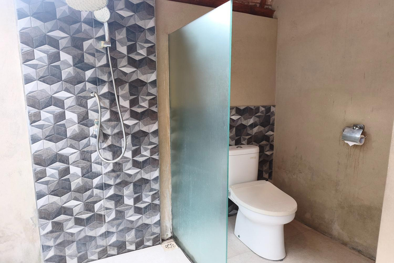 Bathroom 3, Maruti Beach Villas, Klungkung