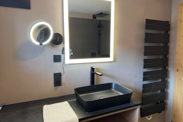Bathroom 4, Cozy Chalet with Sauna near Königsleiten, Zell am See
