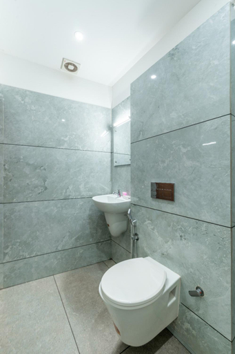 Bathroom 4, Hotel Faaz International, Kannur
