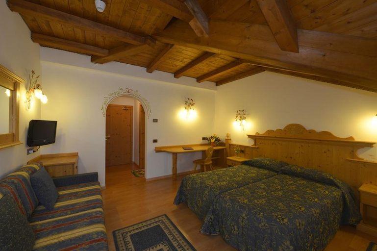 Bedroom 2, Hotel La Torretta, Trento