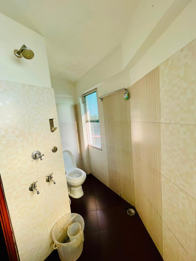 Shower, Oval Retreat, Ernakulam