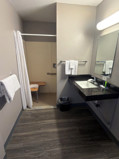 Bathroom 4, Comfy Stay in Ely by BestAcco, White Pine