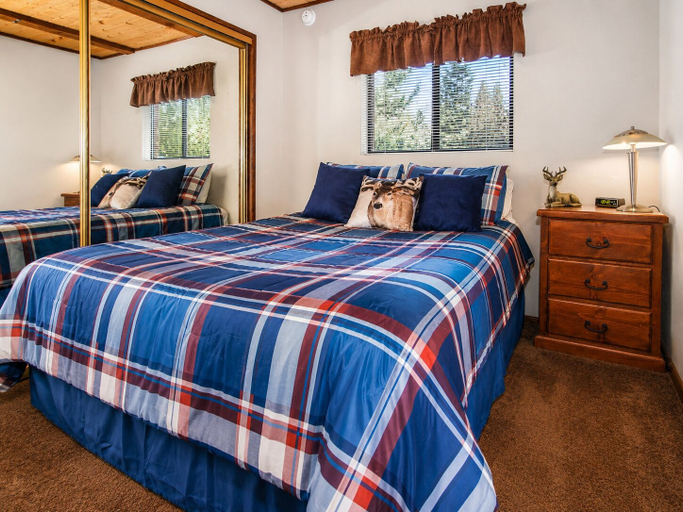 Bedroom 2, Cedar Pines, San Bernardino