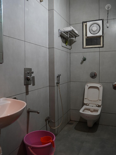 Bathroom, Hotel Trimurti Executive, Pune