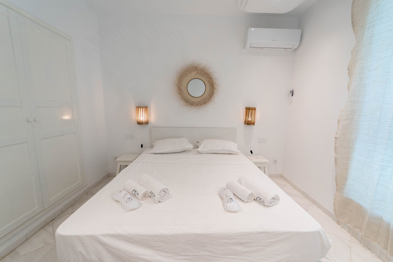 Room 3, Beachfront 2BR Sea View La Goulette, La Goulette