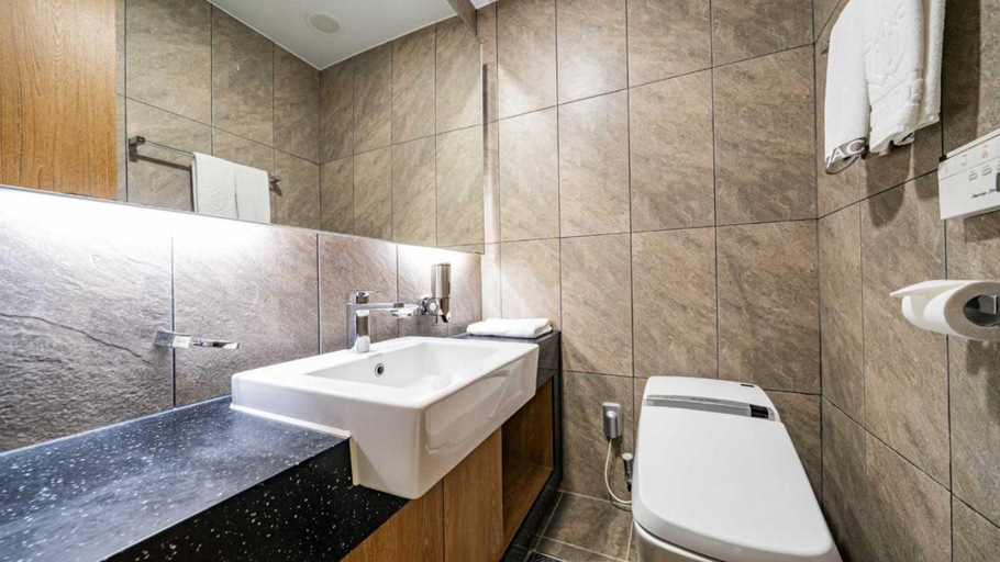 Bathroom 3, Incheon Grace Hotel, Jung