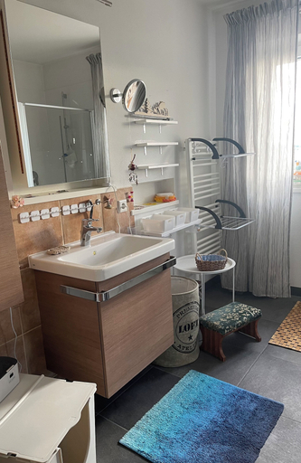 Bathroom 5, Résidence Blanc Suites - Private Ferienresidenz mit Pool & Garten - nahe Flughafen Straubing - Wallmühle, Straubing-Bogen