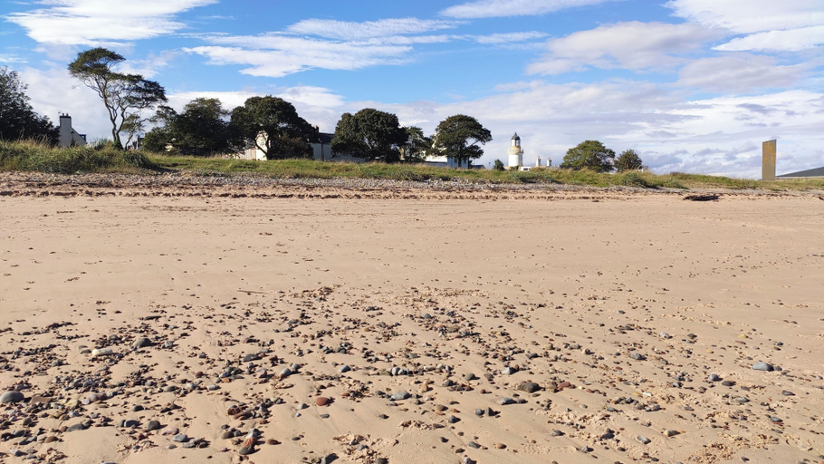 Miscellaneous 4, 2 Bed House - Sleeps 4 - Pets - Parking - Beach, Highland