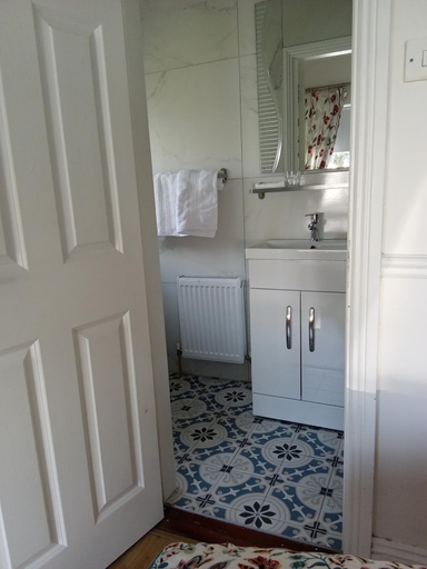 Bathroom 5, Hazelwood Guesthouse