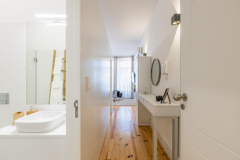 Bathroom 3, Santa Catarina Prime Studios, Porto