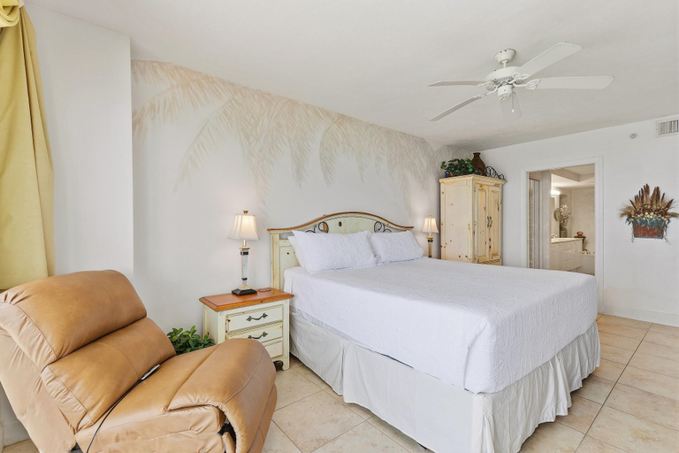 Room 5, Dimucci Towers Ten 1901, Volusia