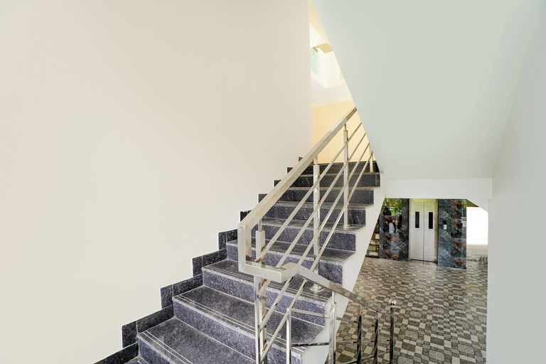 Staircase 2, Fabhotel Royal Residency - Omr, Kancheepuram