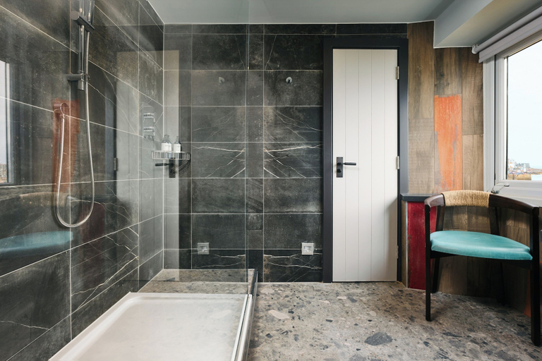 Bathroom 5, Pedn Olva, Cornwall