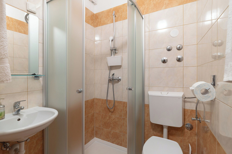 Bathroom 4, Apartments Ivo, Pag